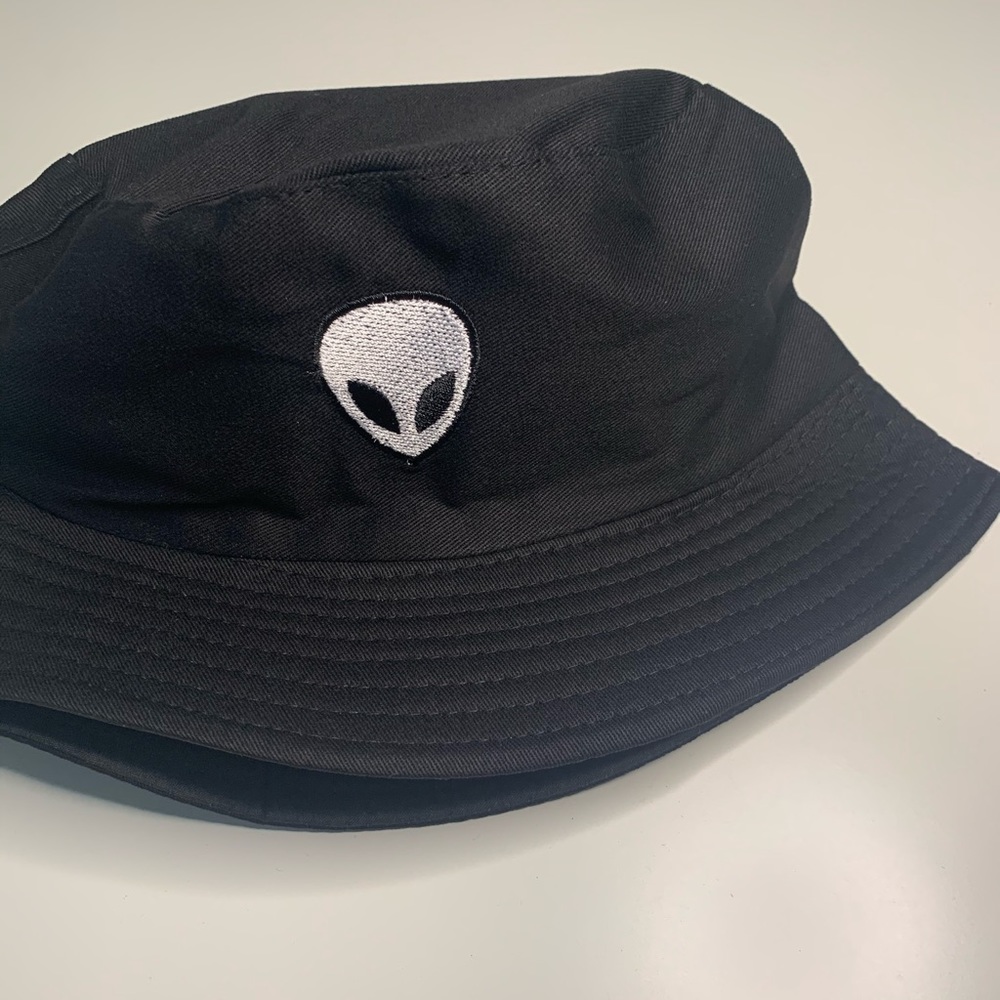 Alien buckethat - Picture 4 of 5